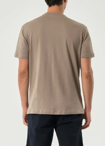 Коричнева футболка Armani Exchange