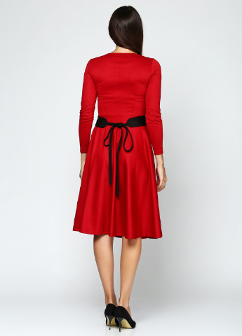 Красное кэжуал платье Rolada однотонное