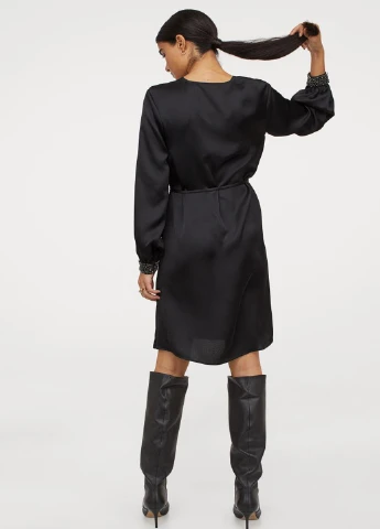 Черное платье H&M однотонное