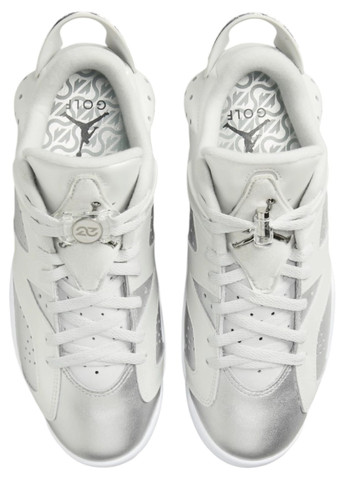 Сріблясті всесезонні кросівки Nike