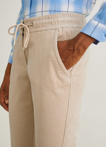 Бежевые кэжуал демисезонные зауженные, укороченные брюки C&A