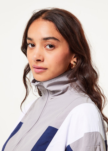 Серая демисезонная куртка Jennyfer