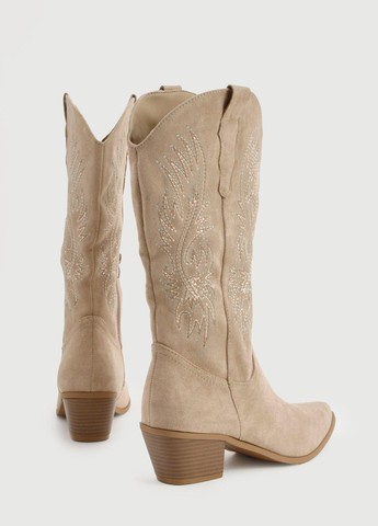 Осенние сапоги казаки Boohoo с вышивкой