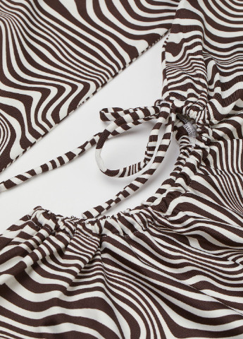 Темно-коричневое кэжуал платье H&M с абстрактным узором