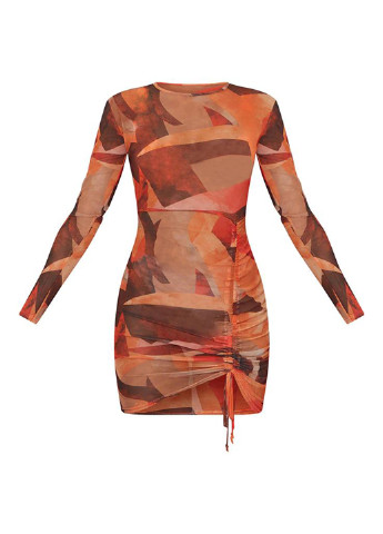 Оранжевое кэжуал платье PrettyLittleThing с абстрактным узором