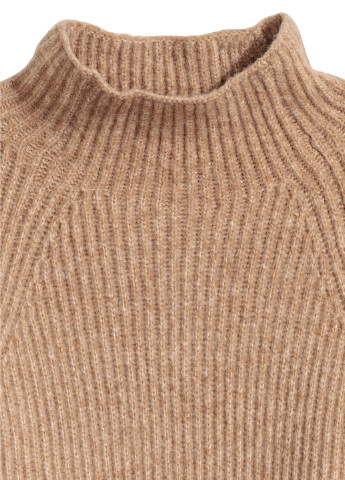 Бежевый зимний свитер H&M