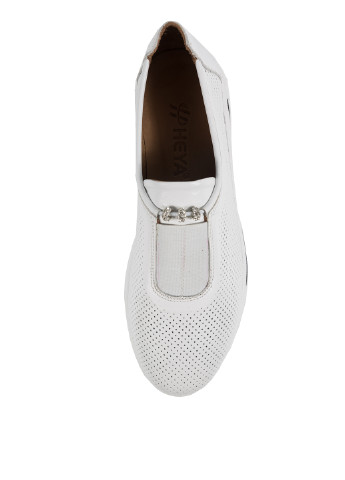 Белые мокасины Heya Shoes с перфорацией, с белой подошвой, со стразами