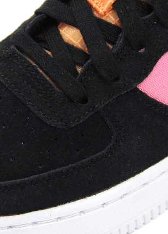 Женские кроссовки Air Force 1 LV8 GS Nike чёрные демисезоны (251134552)