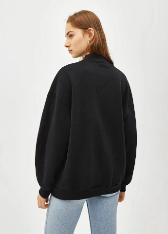 Черный свитшот Bershka однотонный без декора (248896085)