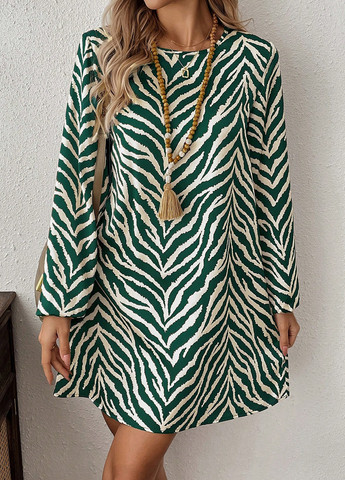 Зеленое кэжуал платье а-силуэт SHEIN с абстрактным узором