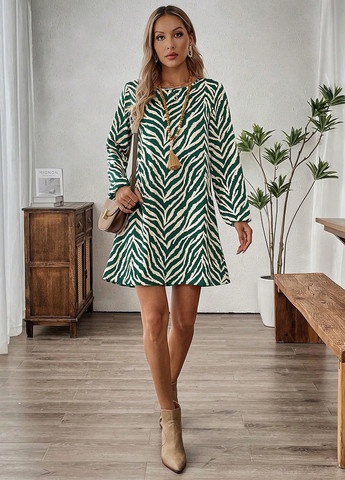 Зеленое кэжуал платье а-силуэт SHEIN с абстрактным узором