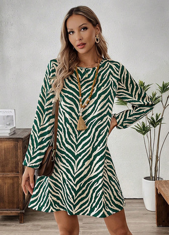 Зеленое кэжуал платье а-силуэт SHEIN с абстрактным узором