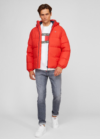 Яскраво-червона зимня куртка Tommy Jeans