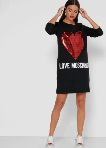 Черное кэжуал черное женское платье свитер с апликацией и логотипом Love Moschino однотонное