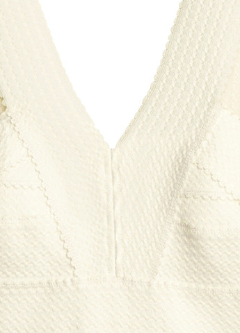 Молочное коктейльное платье клеш H&M однотонное