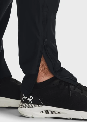 Черные спортивные демисезонные джоггеры брюки Under Armour