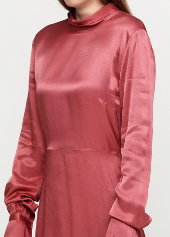 Темно-розовое кэжуал платье MBYM однотонное
