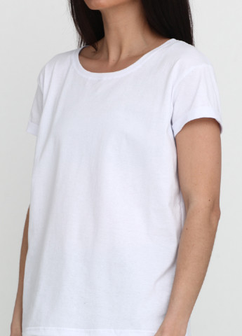 Белая летняя футболка Shik