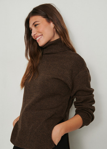 Темно-коричневый демисезонный свитер NA-KD