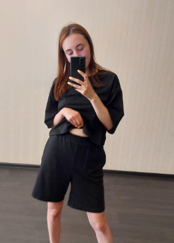 Женский костюм оверсайз шорты и футболка черного цвета р.L/XL 377339 New Trend (255449204)