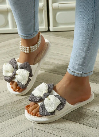 Белые шлепанцы SHEIN с бантом
