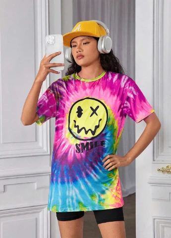 Комбинированный летний костюм (футболка, шорты) SHEIN