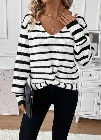 Черно-белый демисезонный свитер пуловер SHEIN