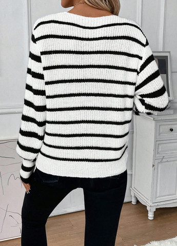 Черно-белый демисезонный свитер пуловер SHEIN