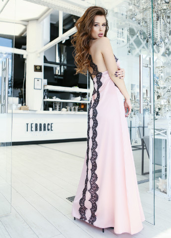 Светло-розовое вечернее платье в стиле ампир ISSA PLUS однотонное