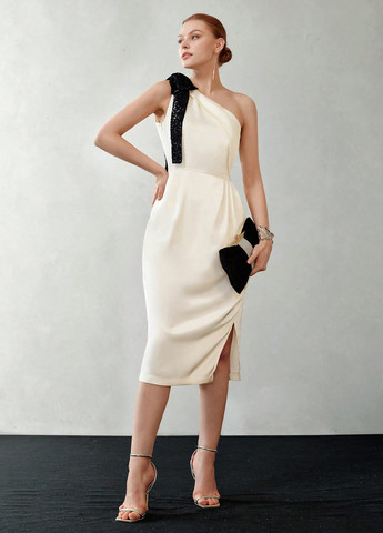 Світло-бежева вечірня, коктейльна сукня на одне плече SHEIN однотонна