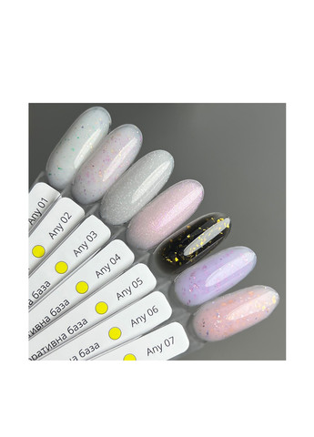 База для манікюру Any Base 05, чорна база для нігтів зі шматочками поталі, 10 г Izzy (363030630)