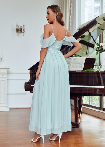 Светло-голубое вечернее, коктейльное платье клеш, с открытыми плечами, с открытой спиной SHEIN однотонное