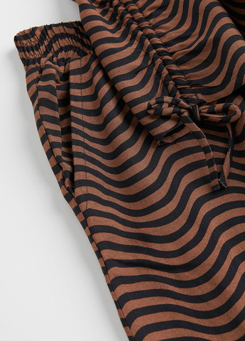 Коричневий літній костюм (топ, брюки) H&M