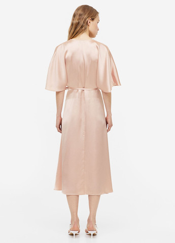 Розовое кэжуал платье на запах H&M однотонное