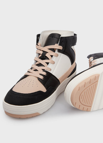 Зимние ботинки Tommy Hilfiger с логотипом, с белой подошвой