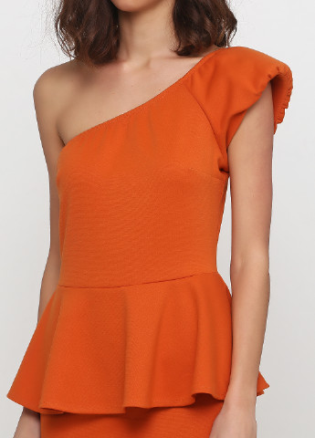 Оранжевое коктейльное платье с баской, с открытыми плечами ON-Line однотонное