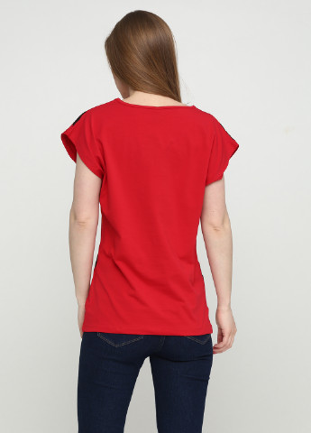 Красная летняя футболка Hazard