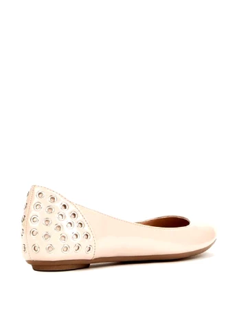 Женские балетки JustFab | бежевые однотонные заклепки искусственная кожа (22189099)