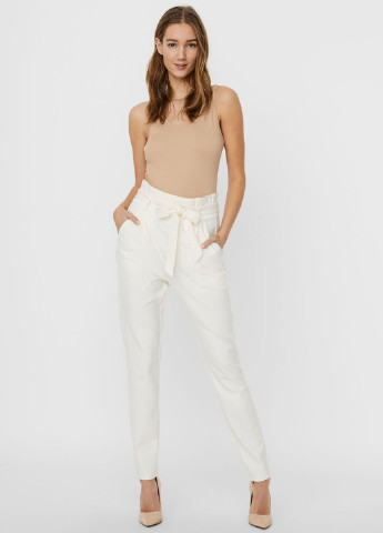 Белые кэжуал демисезонные зауженные брюки Vero Moda