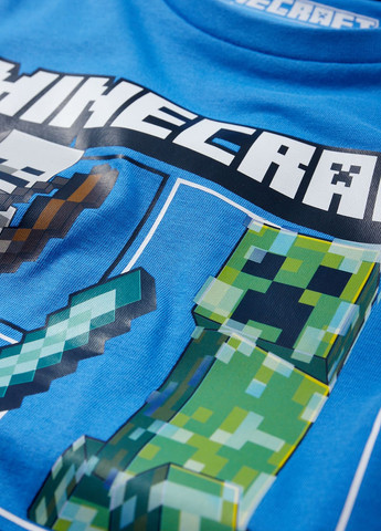 Комбинированный демисезонный комплект (футболка, шорты) C&A