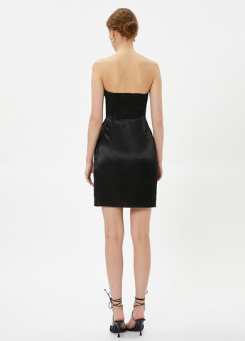 Чорна коктейльна сукня з відкритими плечима KOTON однотонна