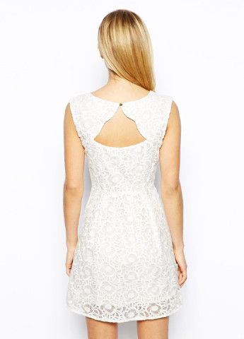 Белое коктейльное платье клеш Oasis однотонное