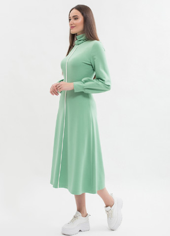 Светло-зеленое кэжуал платье клеш МАХА однотонное
