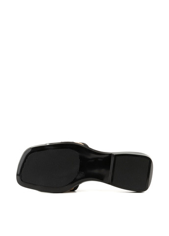 Черные шлепанцы Le'BERDES