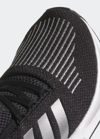Кросівки adidas Swift (75676125)