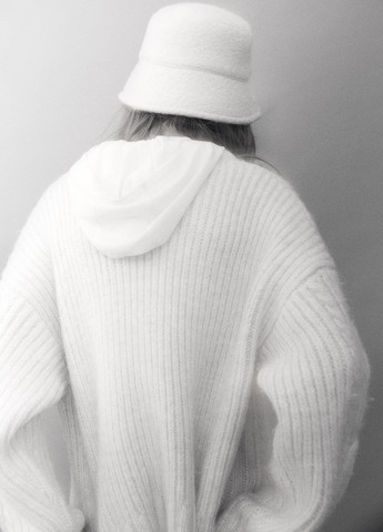 Айворі зимовий светр джемпер H&M