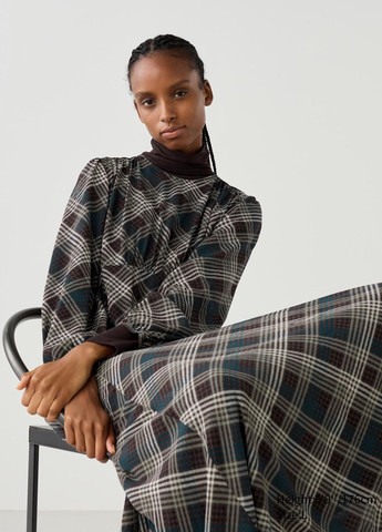 Черно-белое кэжуал платье клеш Uniqlo в клетку