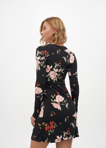 Черное кэжуал платье на запах Stradivarius с цветочным принтом