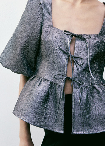 Темно-сіра блуза з баскою H&M