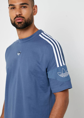 Темно-синяя футболка adidas